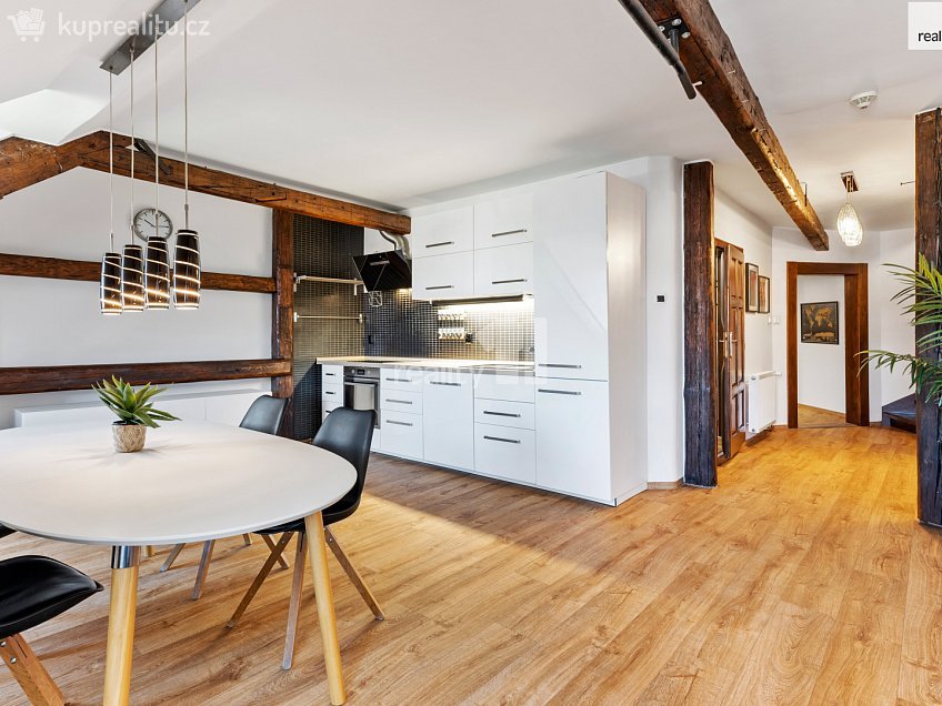 Prodej bytu 3+kk 156 m^2 náměstí 1. máje, Chrastava 