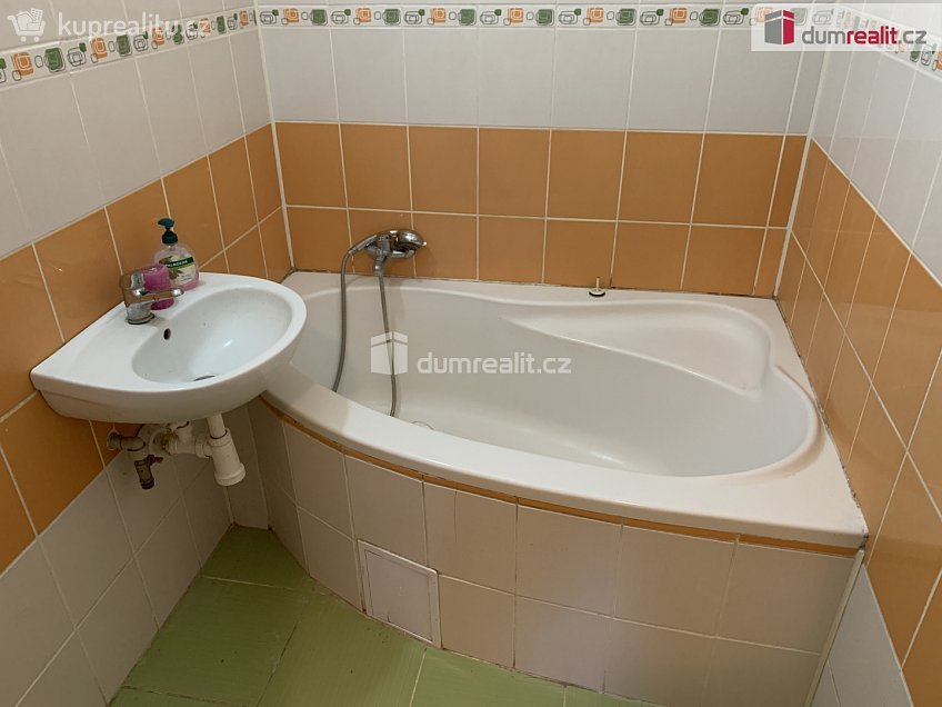 Prodej bytu 3+1 84 m^2 Všeradice, Všeradice 