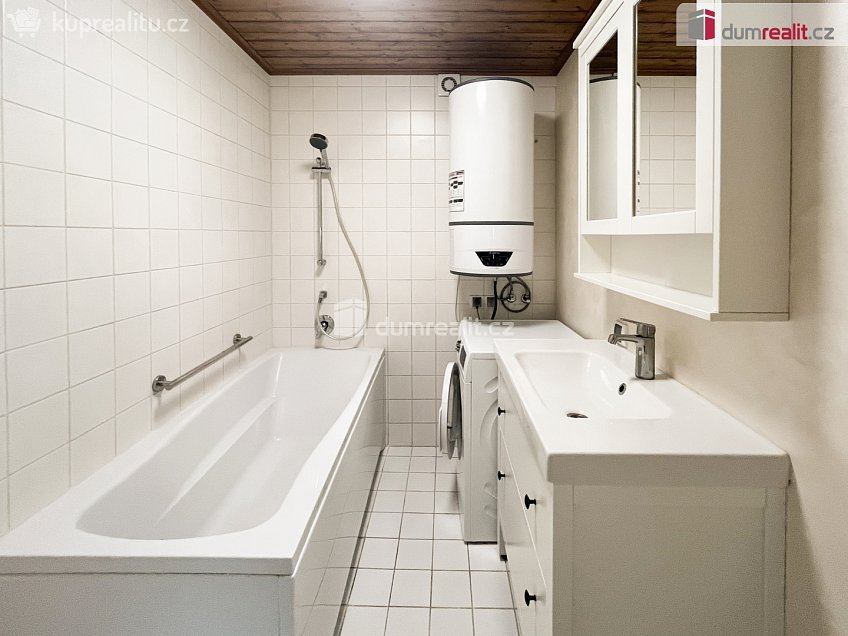 Prodej bytu 1+1 46 m^2 Kounov, Kounov 