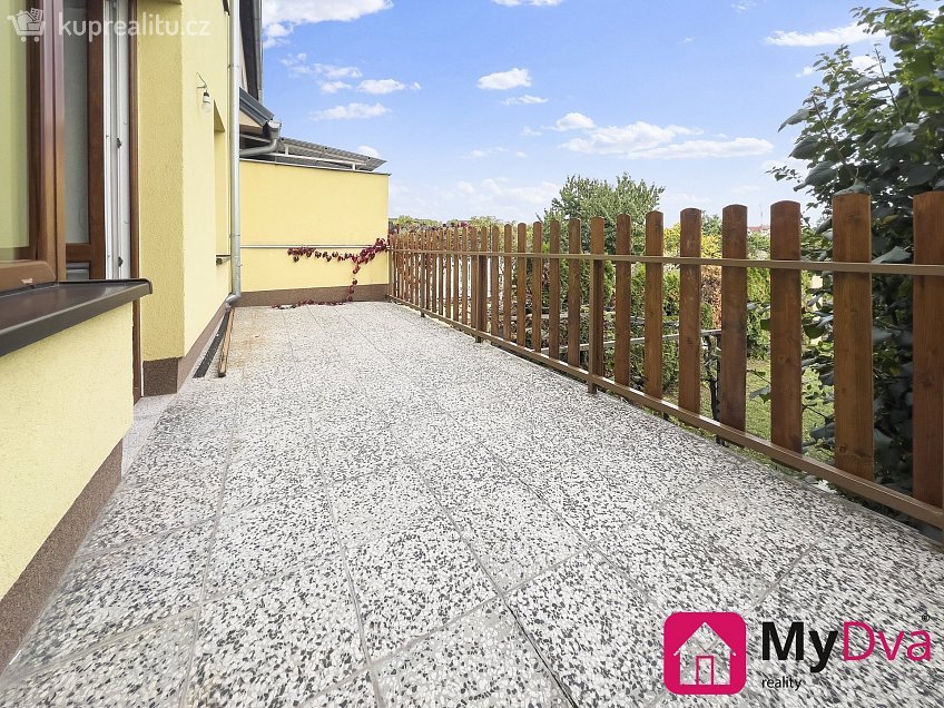 Pronájem  rodinného domu 220 m^2 Znojmo, Znojmo 