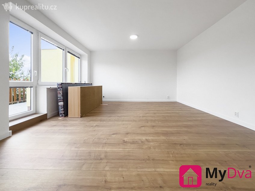 Pronájem  rodinného domu 220 m^2 Znojmo, Znojmo 