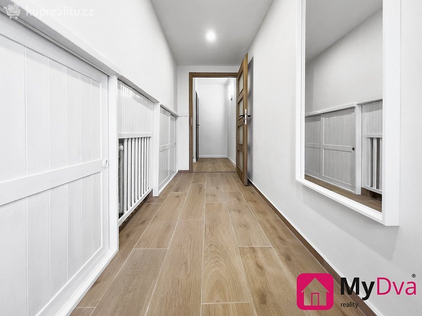 Pronájem  rodinného domu 220 m^2 Znojmo, Znojmo 