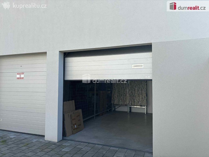 Pronájem  garáže 15 m^2 Masarykova, Luhačovice 