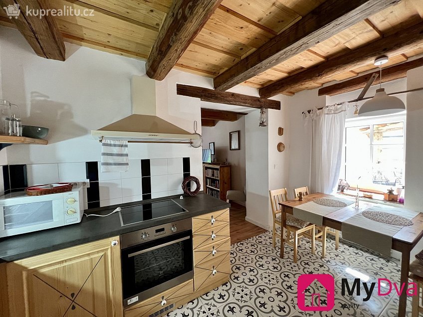 Pronájem  rodinného domu 120 m^2 Hluboké Mašůvky 79, Hluboké Mašůvky 