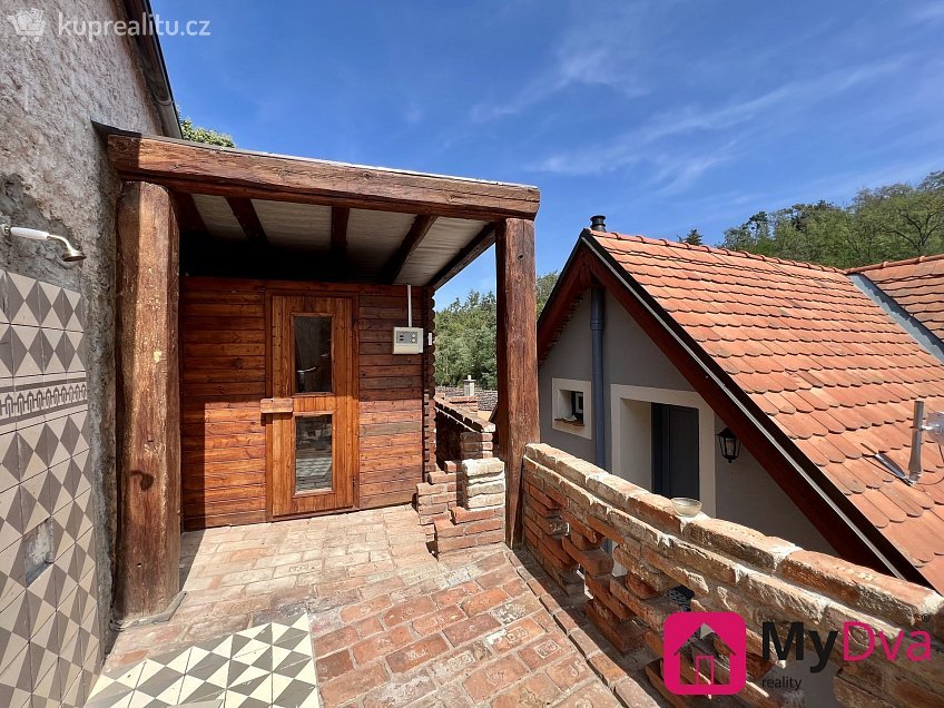 Pronájem  rodinného domu 120 m^2 Hluboké Mašůvky 79, Hluboké Mašůvky 