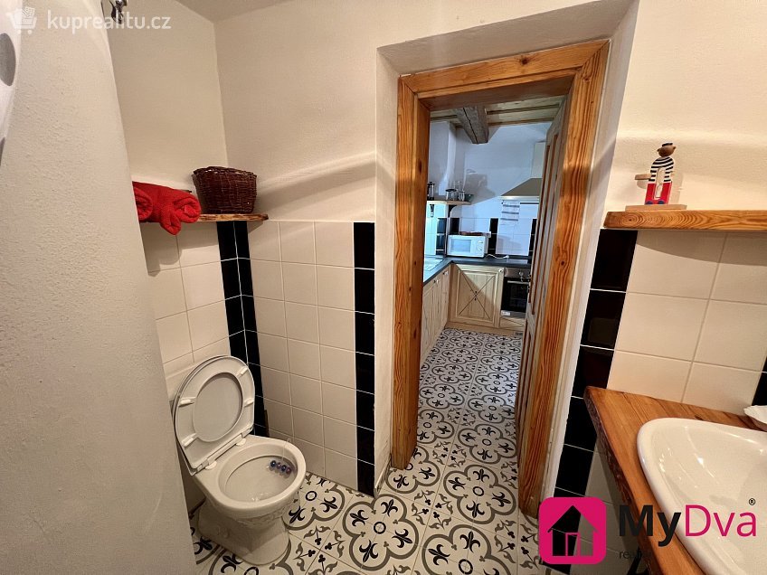 Pronájem  rodinného domu 120 m^2 Hluboké Mašůvky 79, Hluboké Mašůvky 