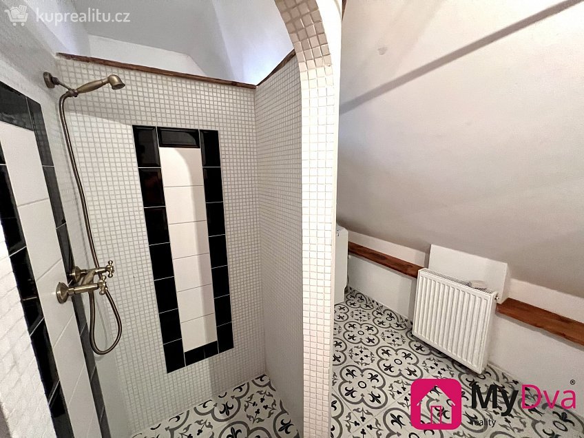 Pronájem  rodinného domu 120 m^2 Hluboké Mašůvky 79, Hluboké Mašůvky 