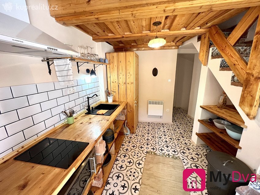 Pronájem  rodinného domu 120 m^2 Hluboké Mašůvky 79, Hluboké Mašůvky 