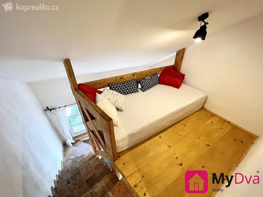 Pronájem  rodinného domu 120 m^2 Hluboké Mašůvky 79, Hluboké Mašůvky 