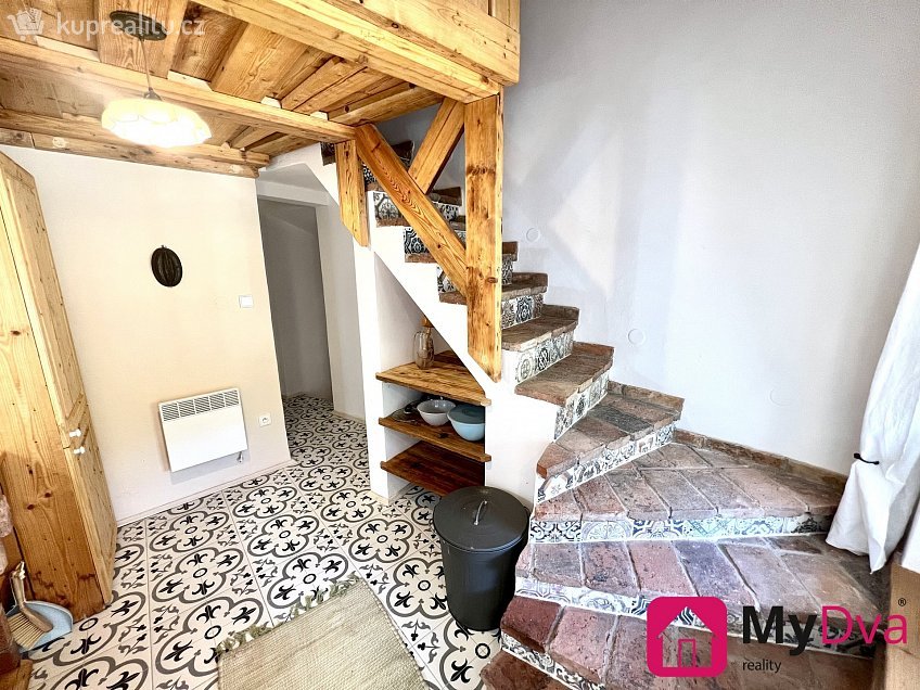 Pronájem  rodinného domu 120 m^2 Hluboké Mašůvky 79, Hluboké Mašůvky 