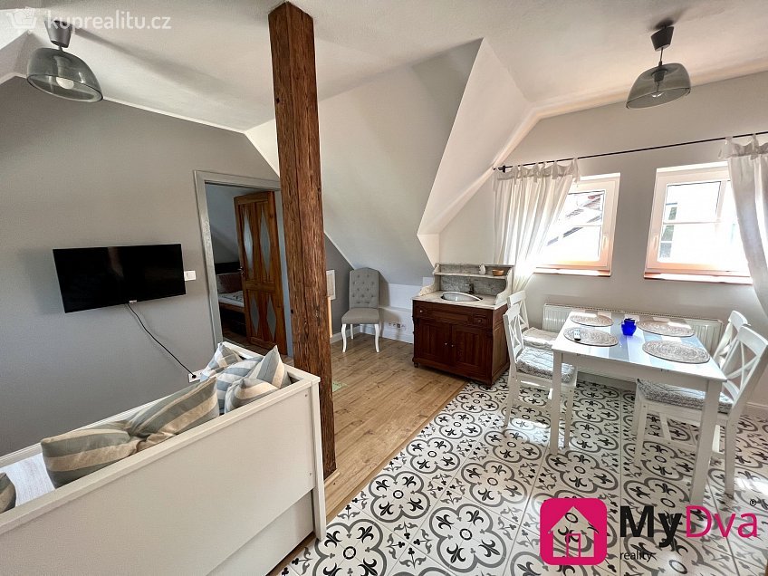 Pronájem  rodinného domu 120 m^2 Hluboké Mašůvky 79, Hluboké Mašůvky 