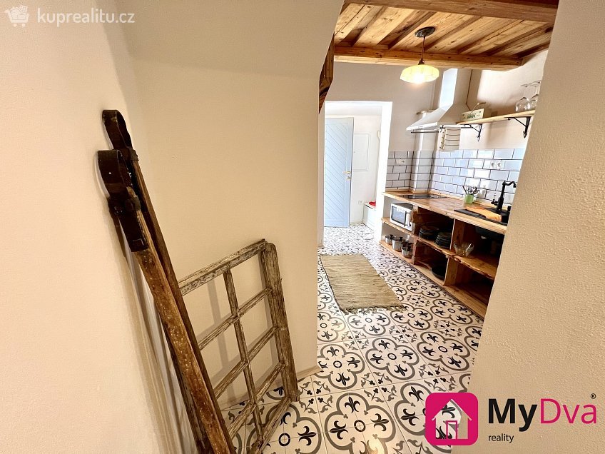 Pronájem  rodinného domu 120 m^2 Hluboké Mašůvky 79, Hluboké Mašůvky 