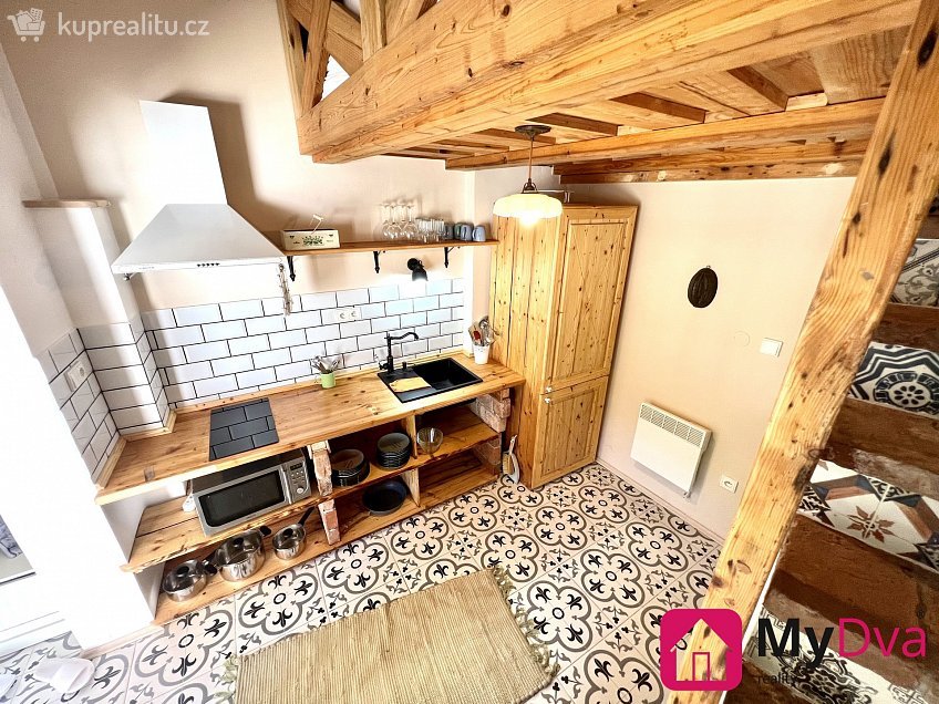 Pronájem  rodinného domu 120 m^2 Hluboké Mašůvky 79, Hluboké Mašůvky 