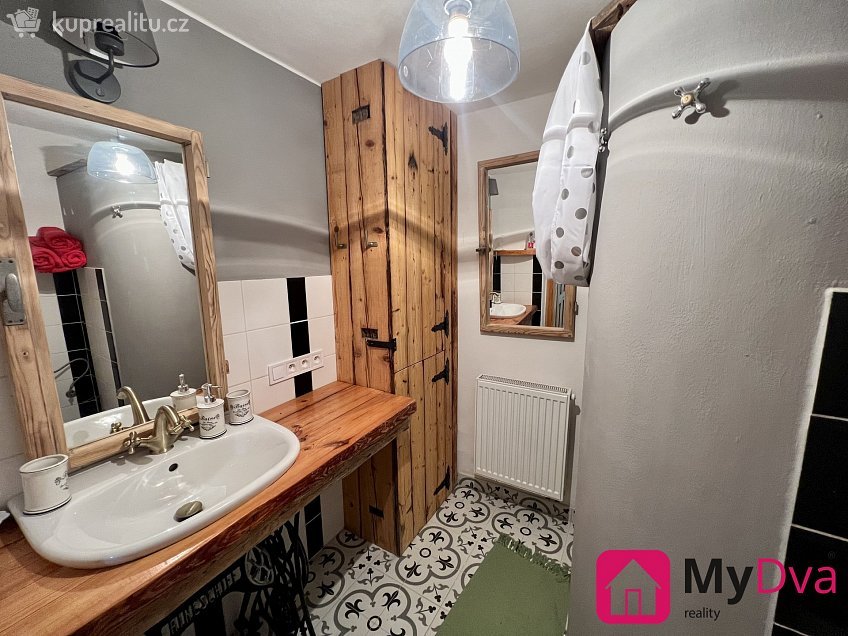 Pronájem  rodinného domu 120 m^2 Hluboké Mašůvky 79, Hluboké Mašůvky 