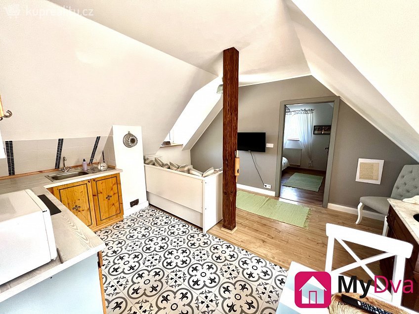 Pronájem  rodinného domu 120 m^2 Hluboké Mašůvky 79, Hluboké Mašůvky 
