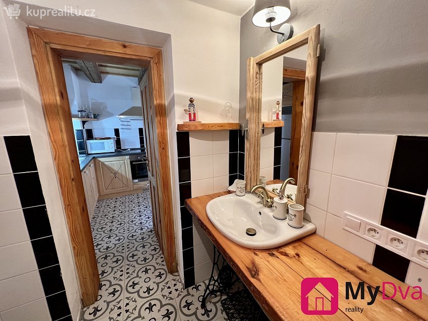 Pronájem  rodinného domu 120 m^2 Hluboké Mašůvky 79, Hluboké Mašůvky 