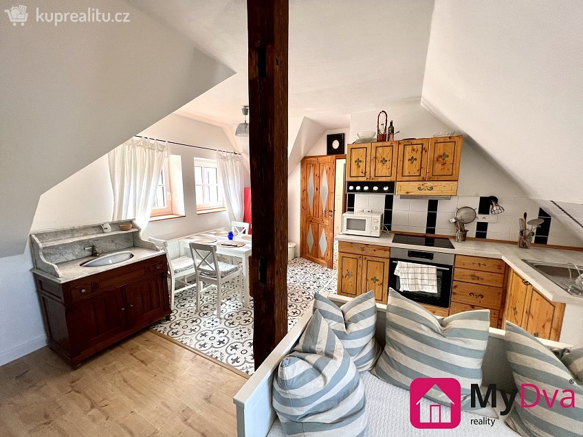 Pronájem  rodinného domu 120 m^2 Hluboké Mašůvky 79, Hluboké Mašůvky 