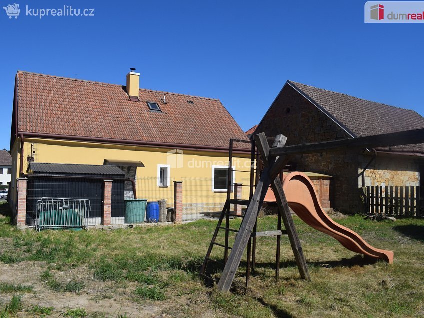 Prodej  stavebního pozemku 800 m^2 Bělá pod Bezdězem, Bělá pod Bezdězem 