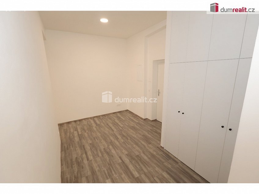 Pronájem bytu 2+kk 60 m^2 Oldřichova, Praha 2 