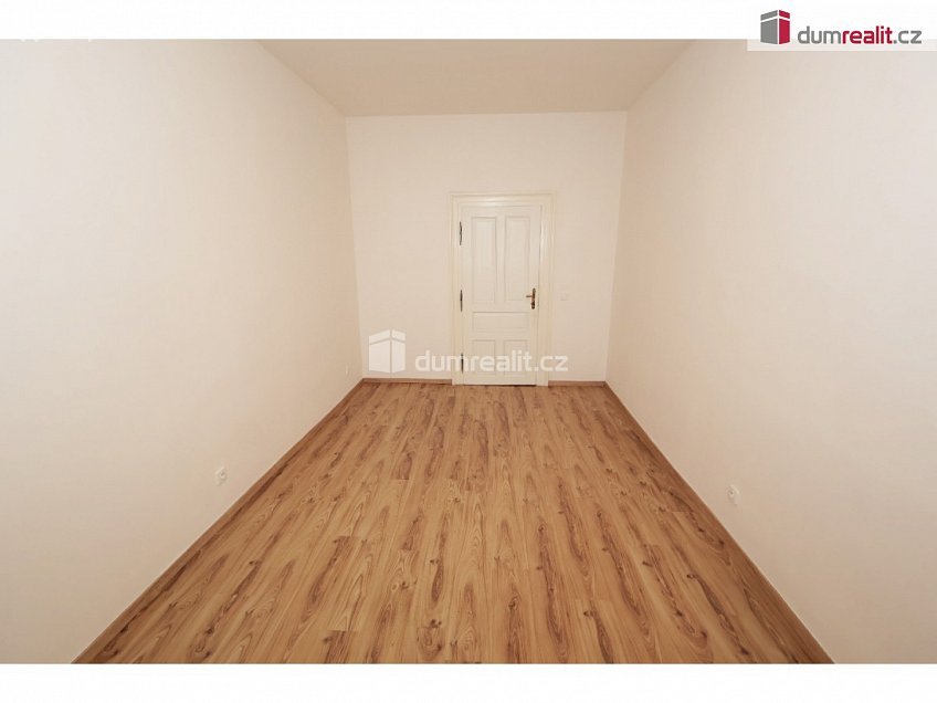 Pronájem bytu 2+kk 60 m^2 Oldřichova, Praha 2 
