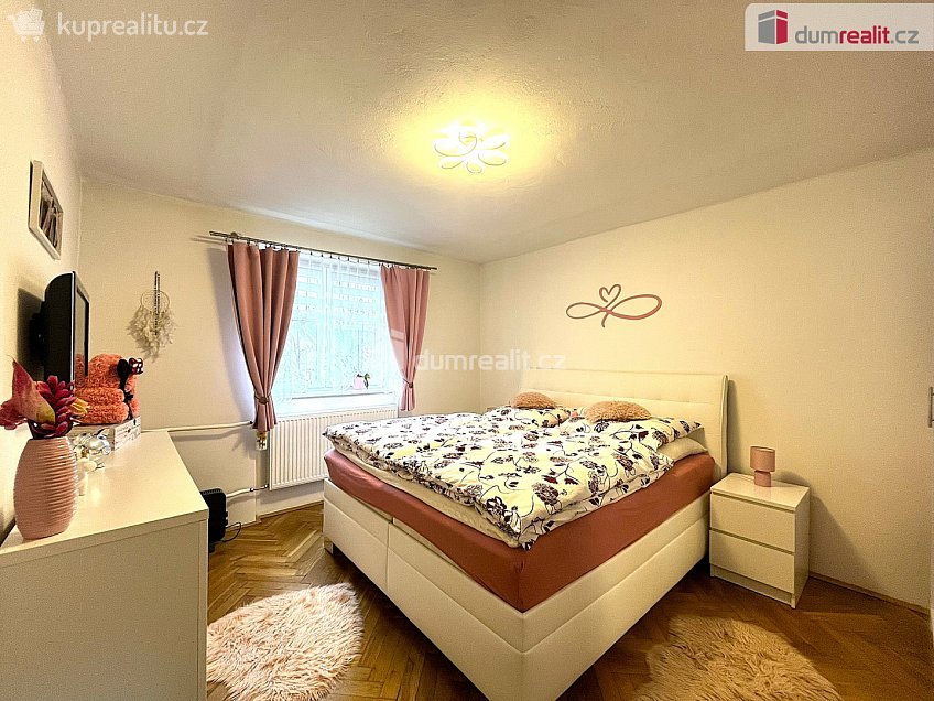 Prodej bytu 2+1 60 m^2 Pražská, Cheb 