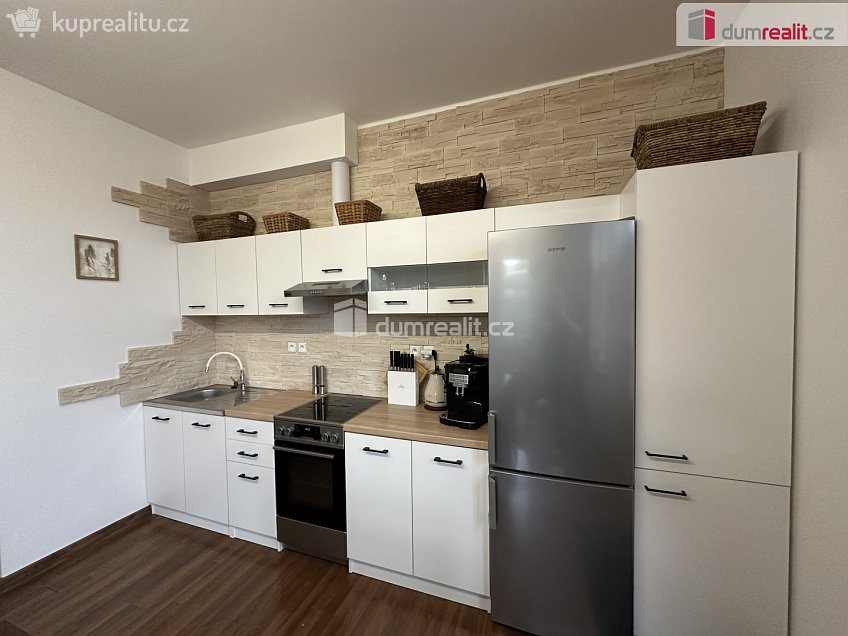 Pronájem bytu 2+kk 50 m^2 Gen. Šimka, Břeclav 