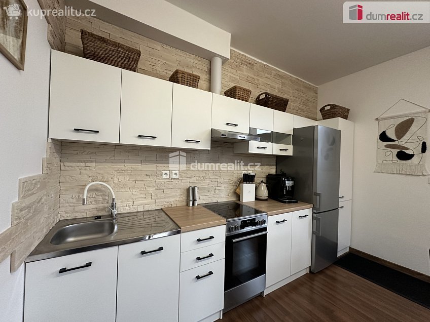 Pronájem bytu 2+kk 50 m^2 Gen. Šimka, Břeclav 