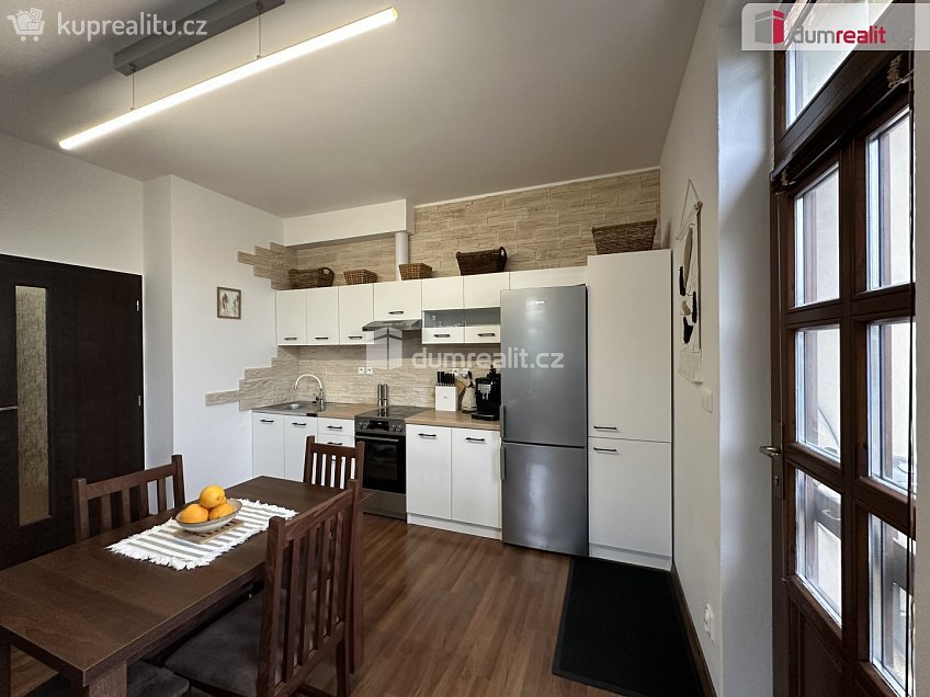 Pronájem bytu 2+kk 50 m^2 Gen. Šimka, Břeclav 