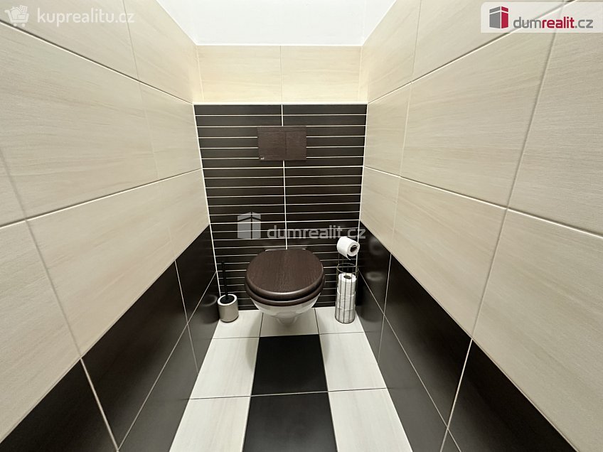 Pronájem bytu 2+kk 50 m^2 Gen. Šimka, Břeclav 