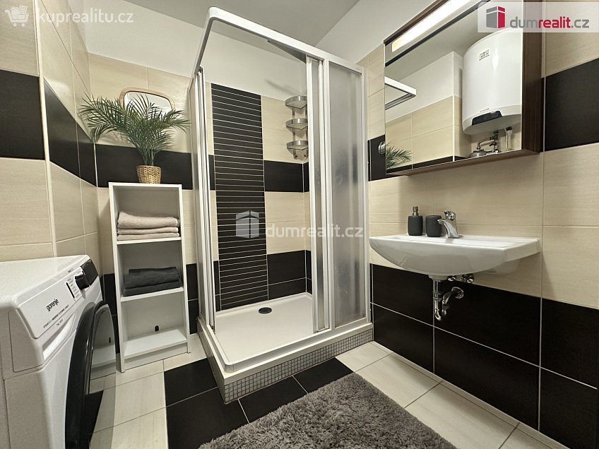 Pronájem bytu 2+kk 50 m^2 Gen. Šimka, Břeclav 