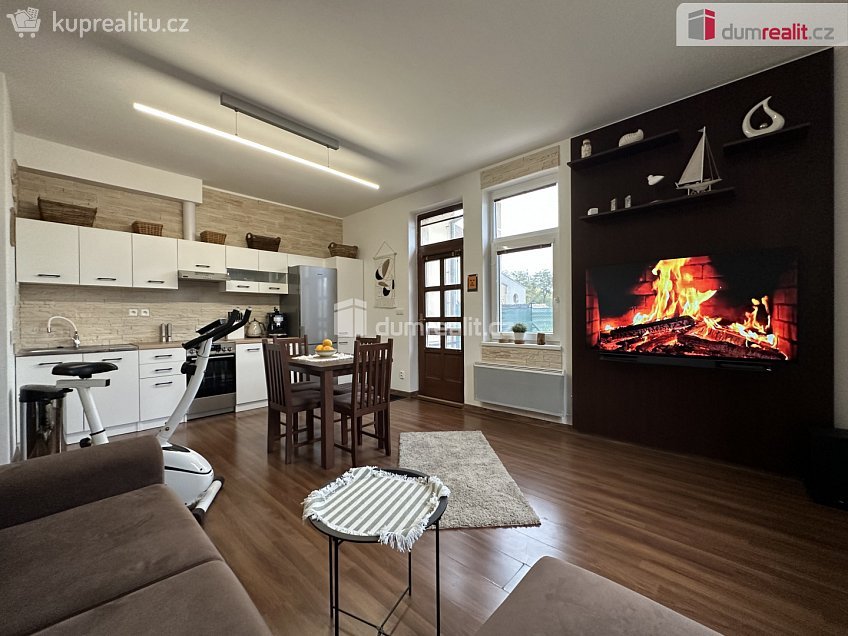 Pronájem bytu 2+kk 50 m^2 Gen. Šimka, Břeclav 