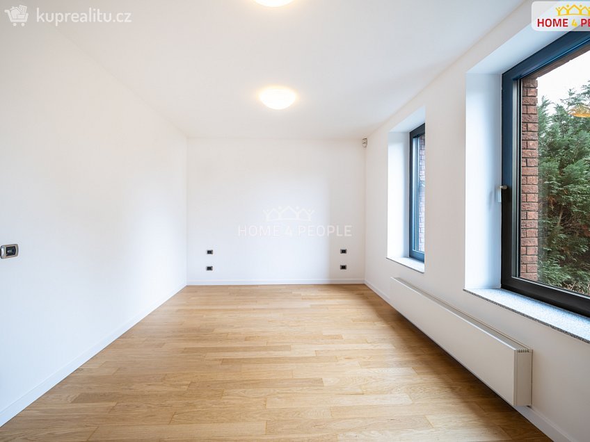 Prodej bytu 2+kk 62 m^2 Jeremenkova, Praha 4 