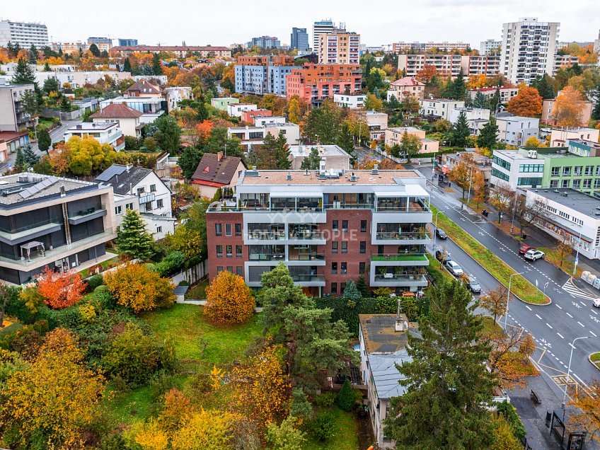 Prodej bytu 2+kk 62 m^2 Jeremenkova, Praha 4 