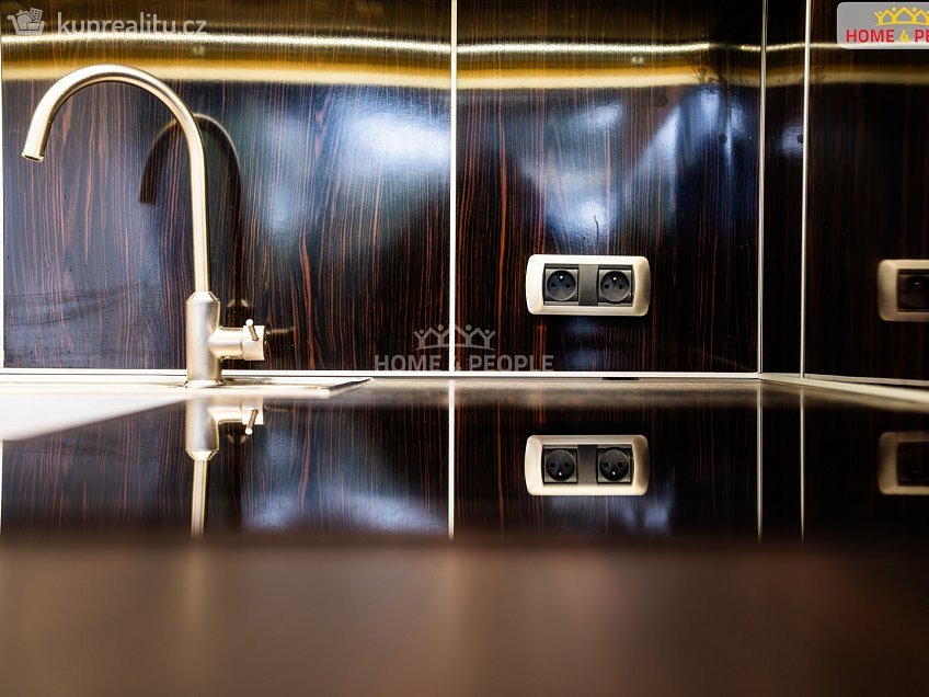 Prodej bytu 2+kk 62 m^2 Jeremenkova, Praha 4 