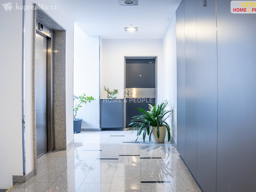 Prodej bytu 2+kk 62 m^2 Jeremenkova, Praha 4 