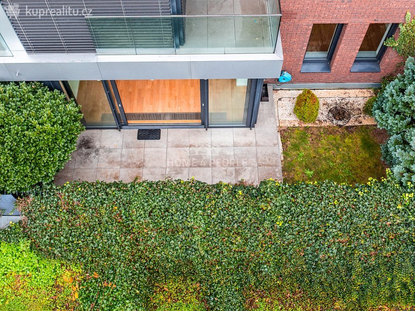 Prodej bytu 2+kk 62 m^2 Jeremenkova, Praha 4 