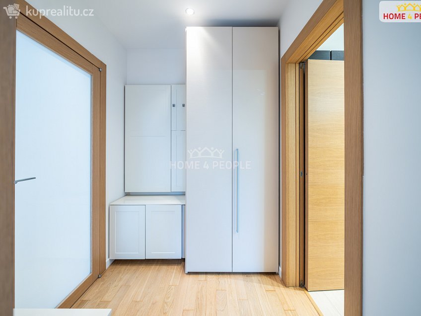 Prodej bytu 2+kk 62 m^2 Jeremenkova, Praha 4 
