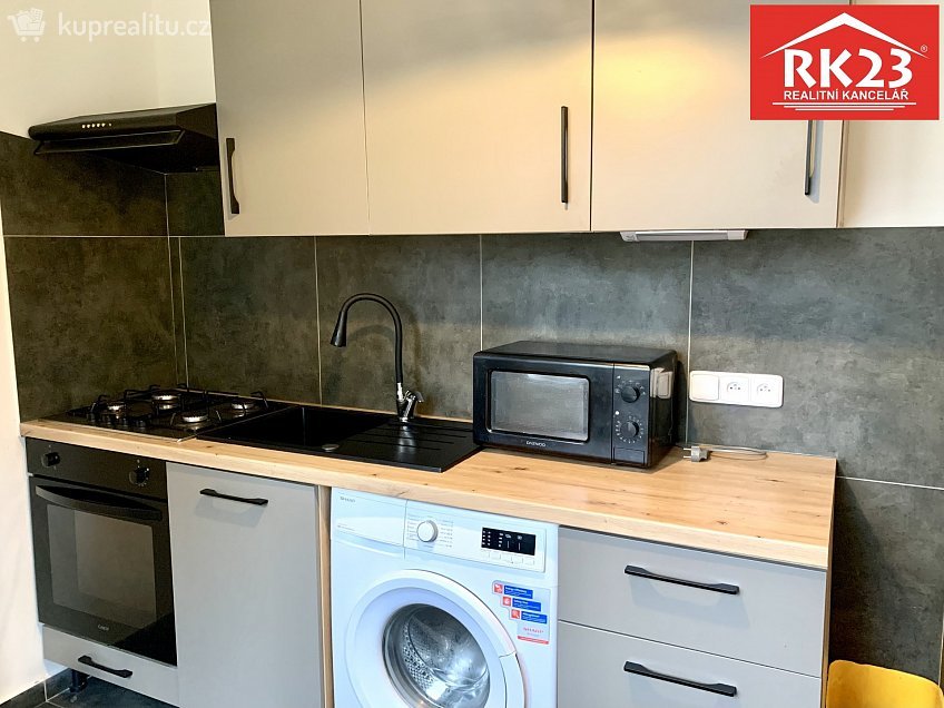 Pronájem bytu 3+1 65 m^2 Fučíkova 457, Planá 