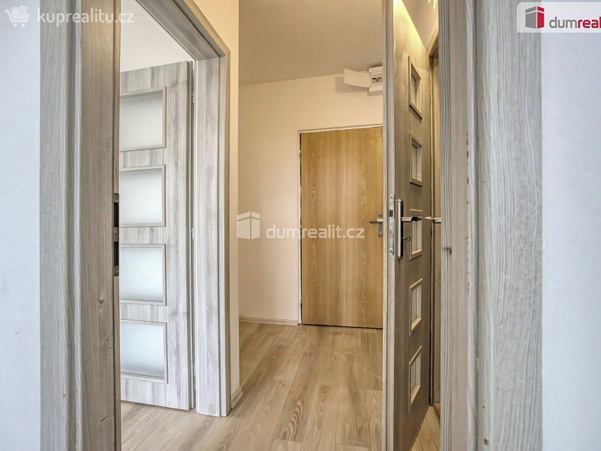 Pronájem bytu 2+kk 39 m^2 Kojetická, Neratovice 