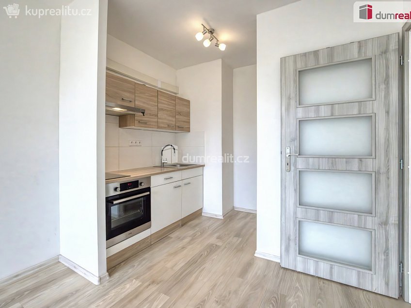 Pronájem bytu 2+kk 39 m^2 Kojetická, Neratovice 