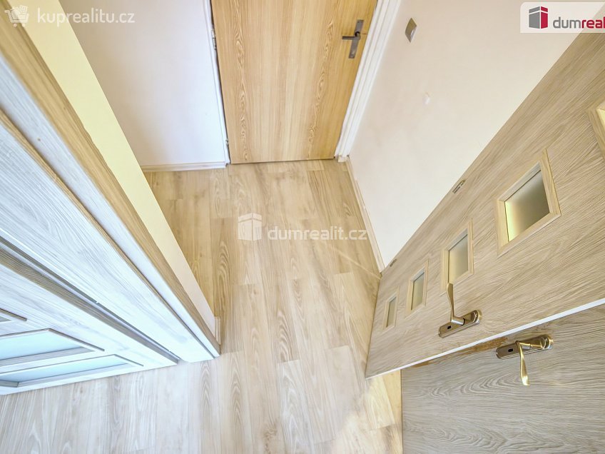 Pronájem bytu 2+kk 39 m^2 Kojetická, Neratovice 