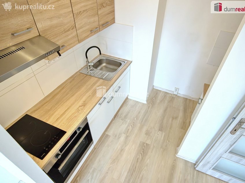 Pronájem bytu 2+kk 39 m^2 Kojetická, Neratovice 