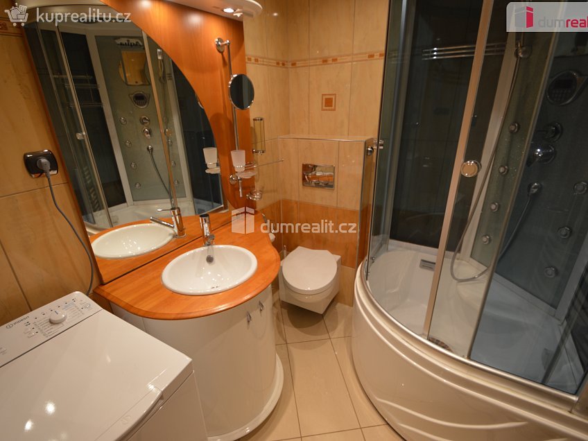 Prodej bytu 2+kk 68 m^2 Jitravská, Praha 8 