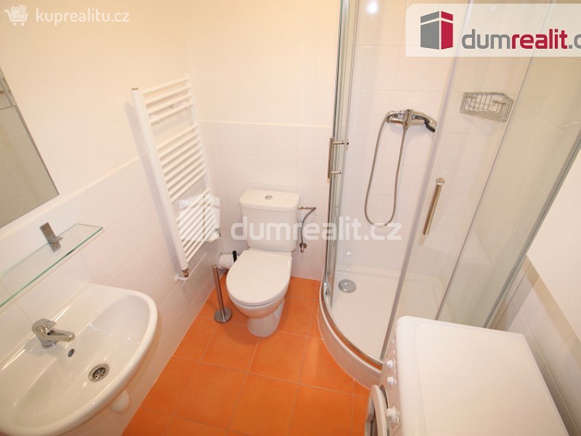 Pronájem bytu 1+kk 25 m^2 Svornosti, Praha 5 