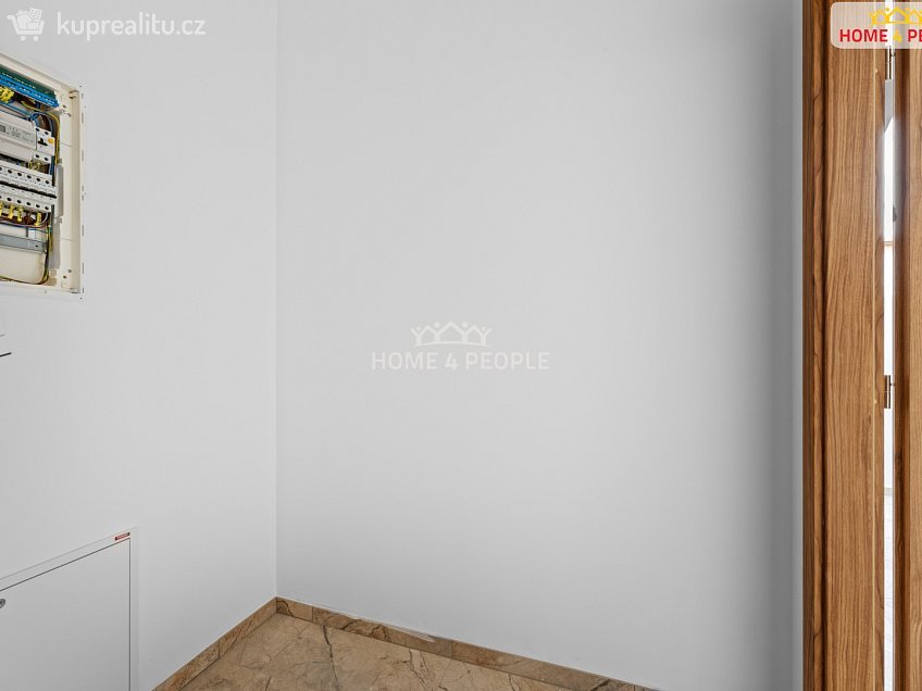 Pronájem bytu 2+kk 35 m^2 Chrášťany, Chrášťany 