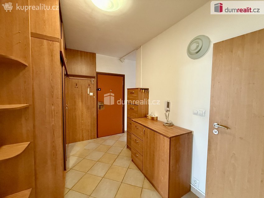 Pronájem bytu 2+1 62 m^2 Kubelíkova, Mariánské Lázně 