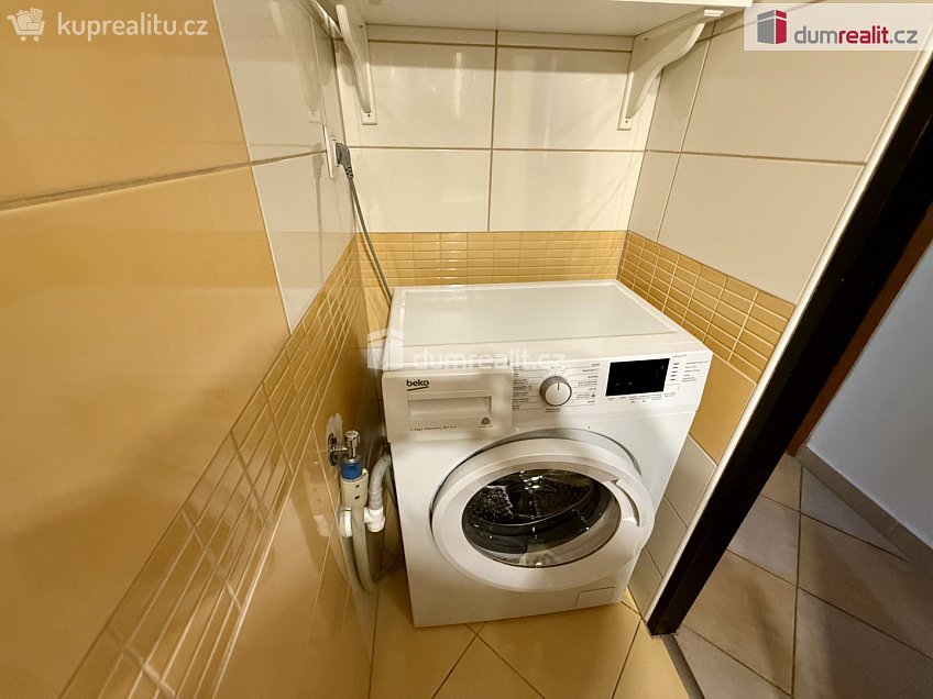 Pronájem bytu 2+1 62 m^2 Kubelíkova, Mariánské Lázně 