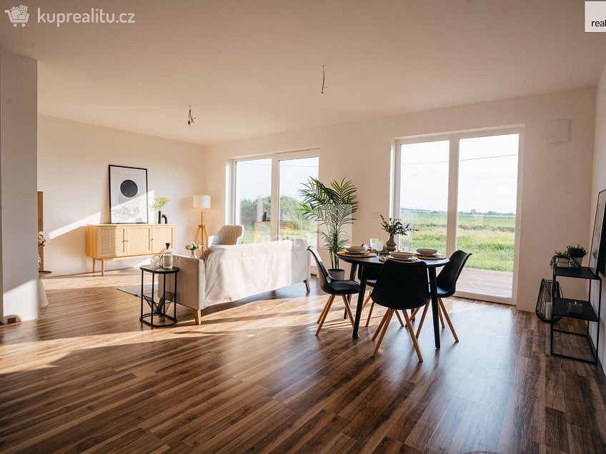 Prodej  rodinného domu 125 m^2 V průhonu, Zvěřínek 