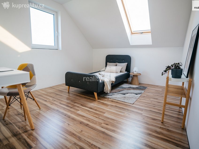 Prodej  rodinného domu 125 m^2 V průhonu, Zvěřínek 