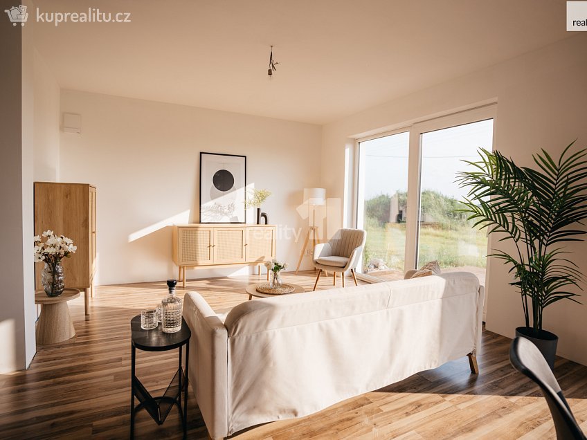 Prodej  rodinného domu 125 m^2 V průhonu, Zvěřínek 